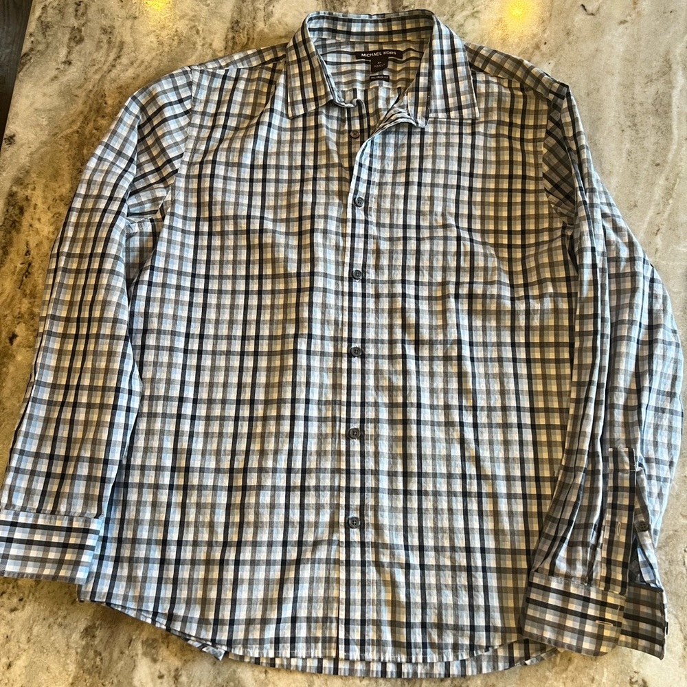 Men’s Size XL Michael Kors button up casual dress shirt. LIKE NEW!